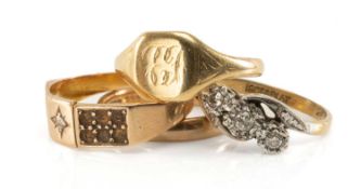 DIAMOND THREE-STONE CROSSOVER RING, in 18ct gold and platinum, small brilliant-cut diamonds illusion