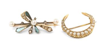 EDWARDIAN 15CT GOLD & PEARL CRESCENT BROOCH, 22mms, 3.1g; together with a rose diamond and pearl bow