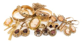 ASSORTED 9CT GOLD JEWELLERY, including three gold rings, two set with diamond chips; garnet set