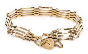9CT GOLD GATE LINK BRACELET, with padlock clasp, 6.7g Provenance: private collection Caerphilly