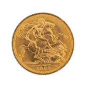 ELIZABETH II GOLD SOVEREIGN, 1967, 7.9g Provenance: private collection Caerphilly