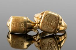 18CT GOLD GENT'S SIGNET RING, monogrammed 'RB', ring size T; and 18ct gold gent's signet ring,
