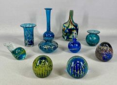 MDINA BOTTLE VASE, 20cms (h), two Mdina paperweights, and a quantity of other similar but unsigned