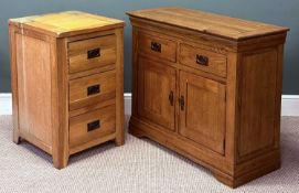 MODERN LIGHT OAK THREE DRAWER CHEST OF DRAWERS, 81 (h) x 50 (w) x 55cms (d) and a two drawer above
