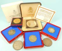ASSORTED COINS, comprising Queen Victoria half crown, 1890; Bahamas anniversary $10 proof silver