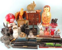 MIXED LOT OF DECORATIVE ITEMS, including Art Deco style mantel clock; Blackpool Tower cast iron