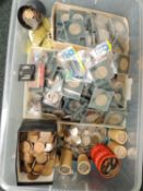 LARGE QUANTITY OF MIXED BRITISH & OTHER COINS, including many commemoratives, pennies, some