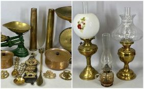 ASSORTED COLLECTABLES, including Salter's family scale, metal kitchen scales with brass pan and