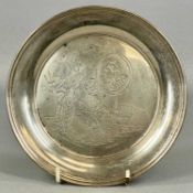 ELIZABETH II CIRCULAR SILVER COMMEMORATIVE PLATE, limited edition (187/1700), engraved with a