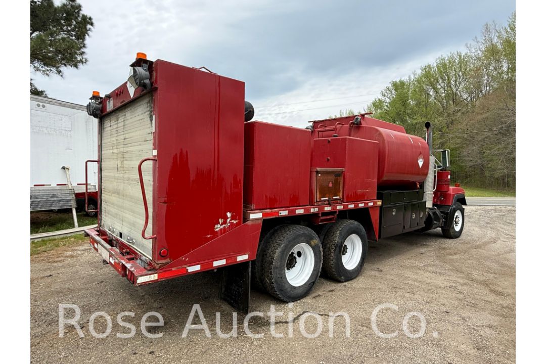 1999 Mack RD694S 1500 gal 6x4 Fuel and Lube Truck (Urbanna, VA) - Image 4 of 48