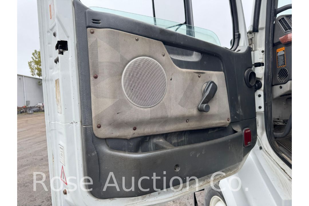 2011 Volvo VNL T/A Road Tractor ISX15 Cummins (Moyock, NC) - Image 26 of 40