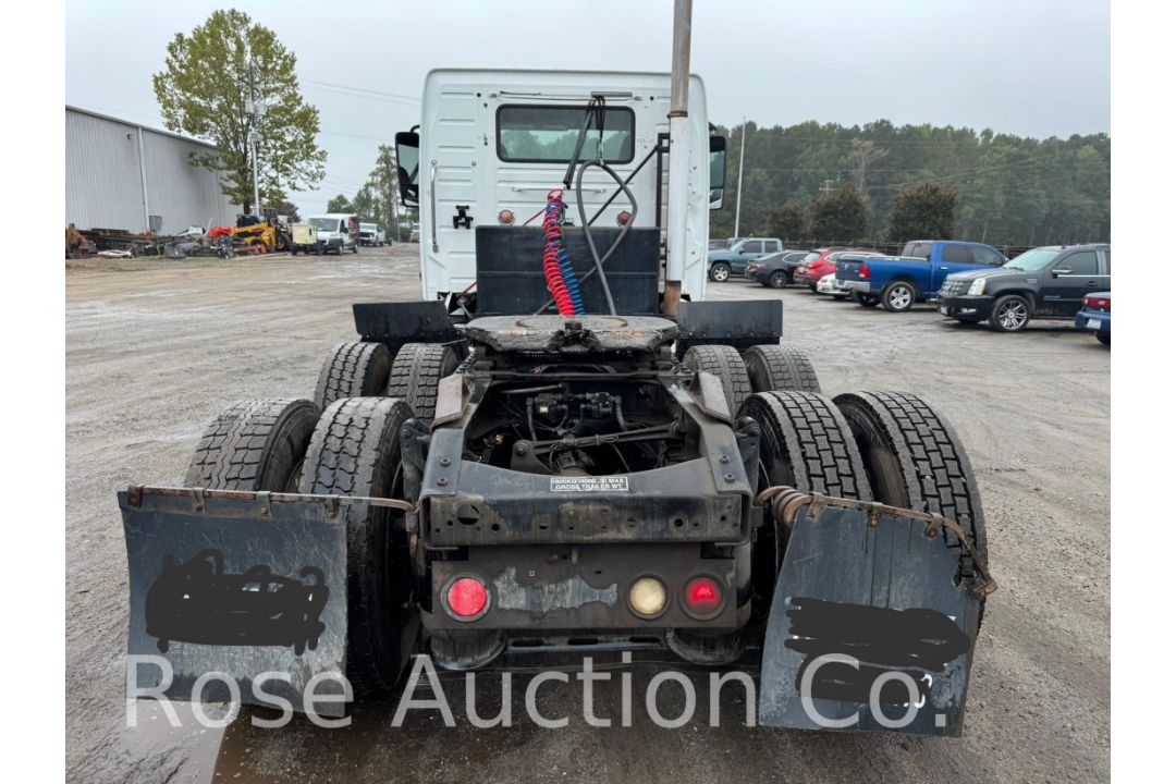 2011 Volvo VNL T/A Road Tractor ISX15 Cummins (Moyock, NC) - Image 3 of 40