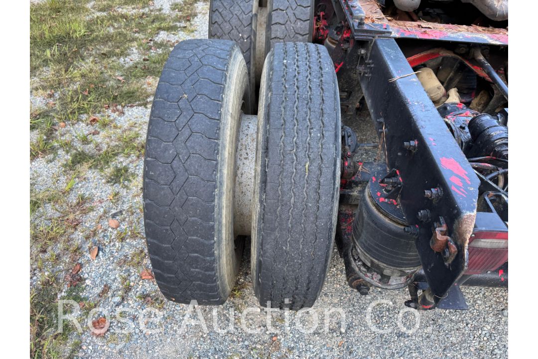1989 Mack R688ST T/A Road Tractor Sleeper Cab (Rockville, VA) - Image 11 of 32