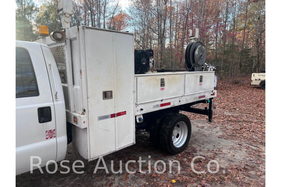 Flatbed service body 84CA with Auto crane 3000 pound crane (Urbanna, VA) - Image 1 of 5