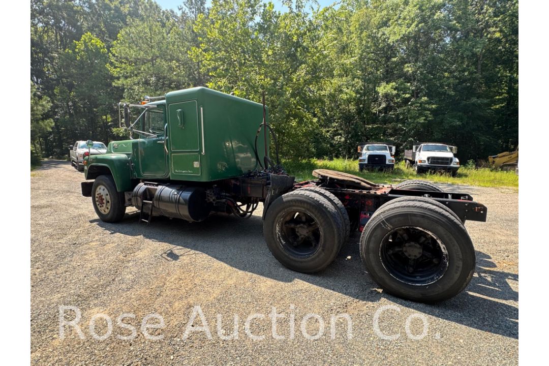 1989 Mack R688ST T/A Road Tractor Sleeper Cab (Rockville, VA) - Image 2 of 32