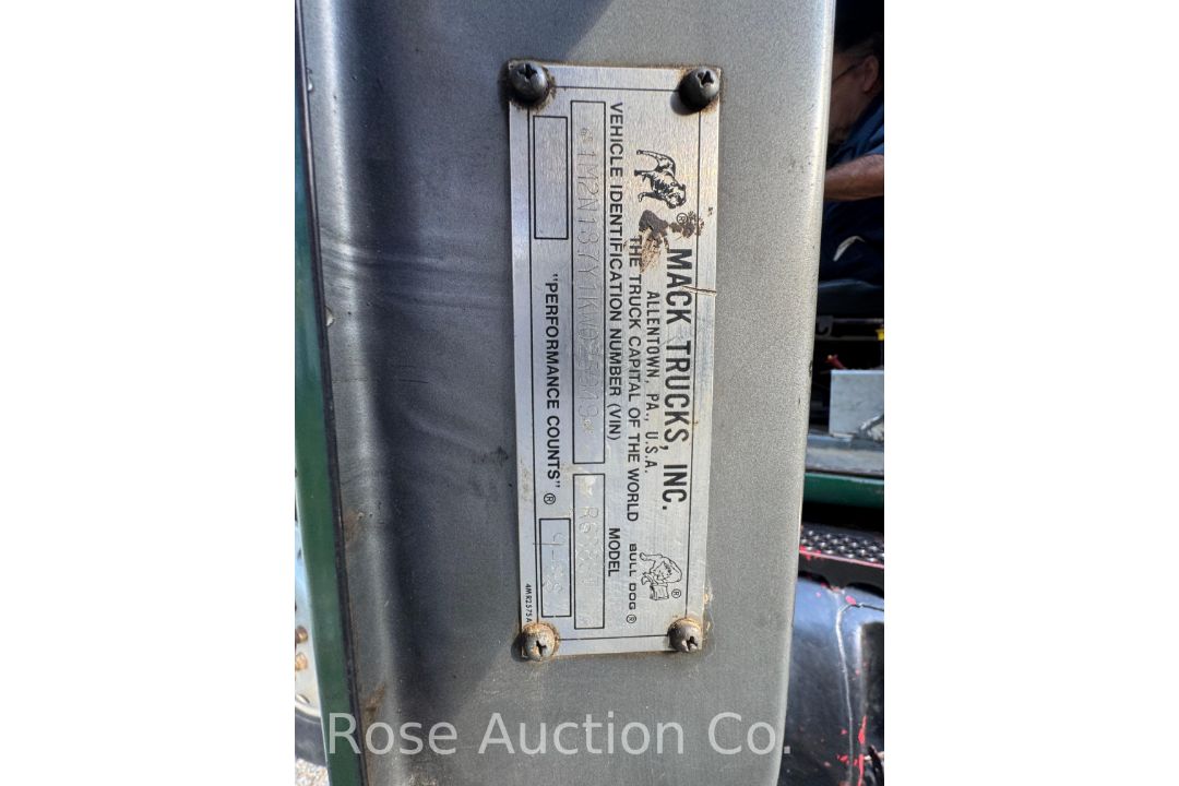1989 Mack R688ST T/A Road Tractor Sleeper Cab (Rockville, VA) - Image 27 of 32