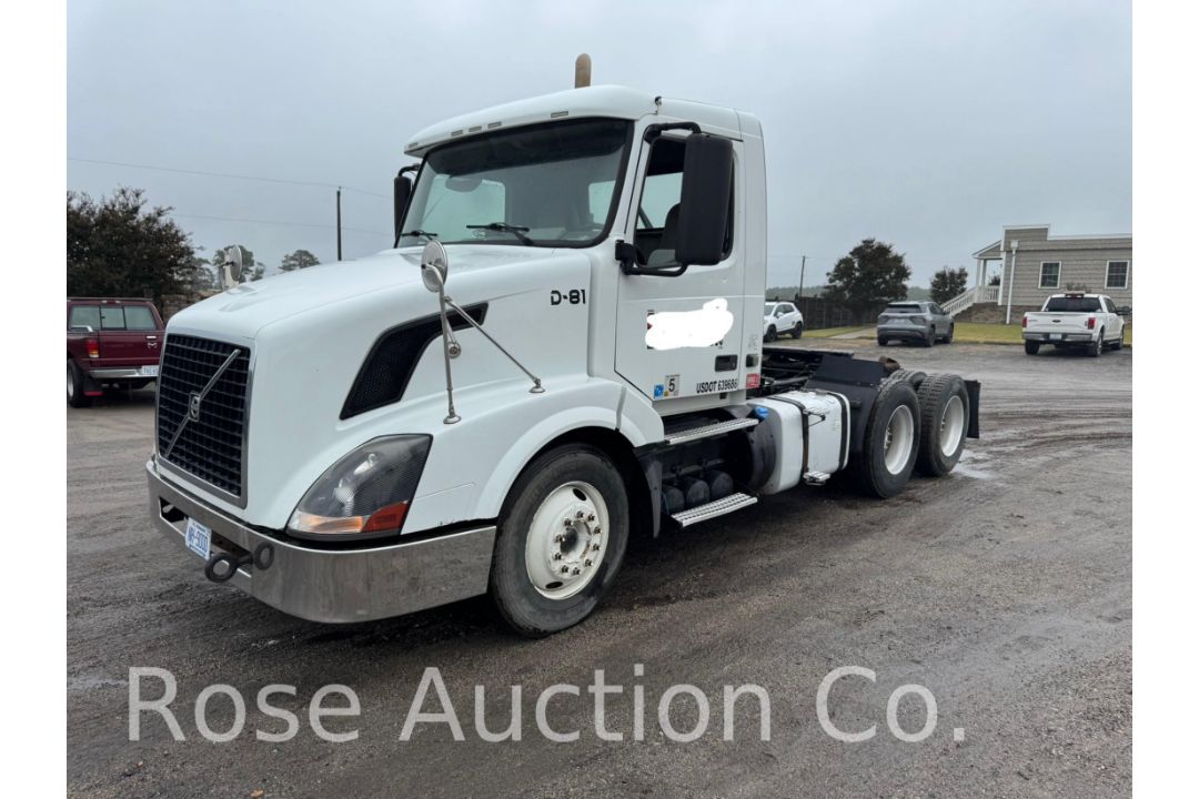 2011 Volvo VNL T/A Road Tractor ISX15 Cummins (Moyock, NC) - Image 1 of 40