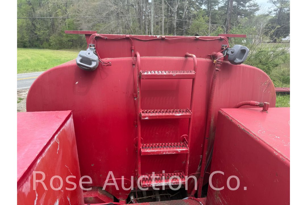 1999 Mack RD694S 1500 gal 6x4 Fuel and Lube Truck (Urbanna, VA) - Image 15 of 48