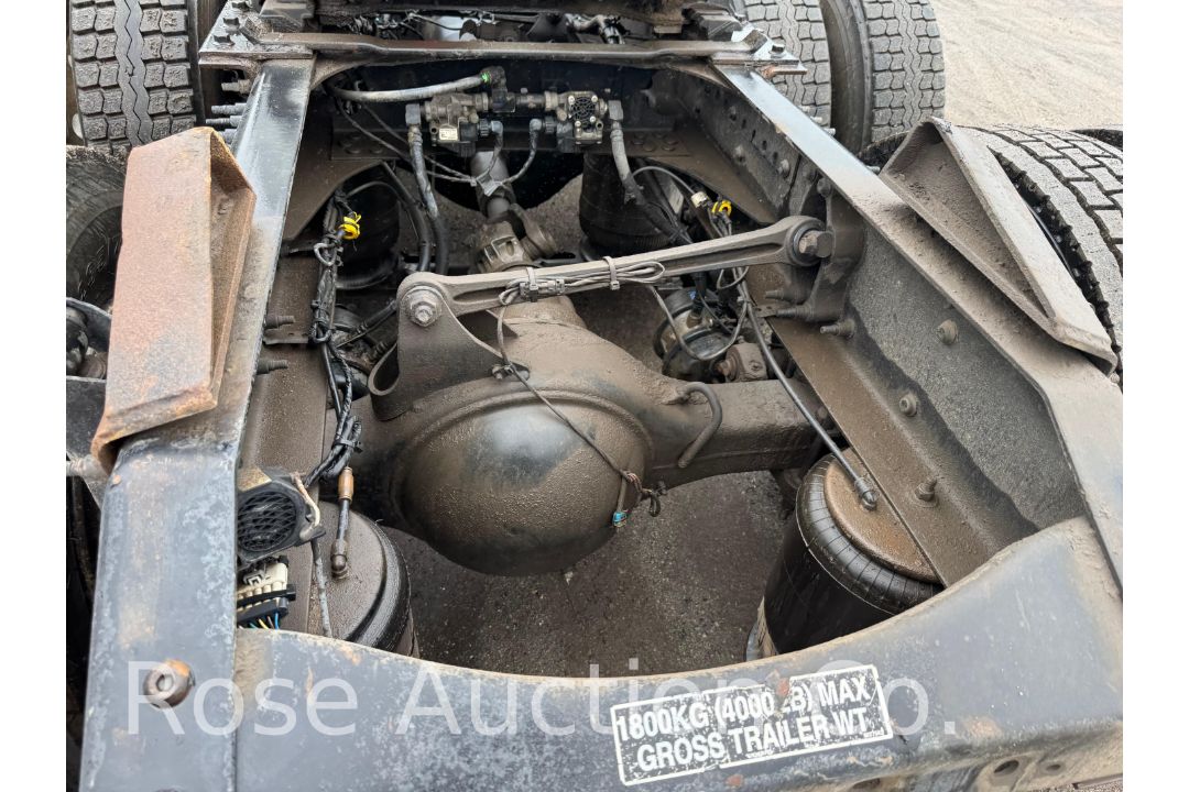 2011 Volvo VNL T/A Road Tractor ISX15 Cummins (Moyock, NC) - Image 19 of 40