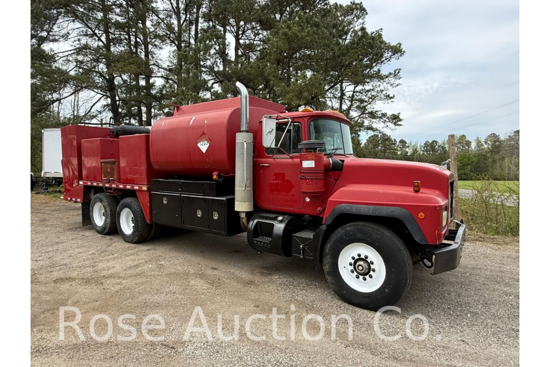 1999 Mack RD694S 1500 gal 6x4 Fuel and Lube Truck (Urbanna, VA) - Image 5 of 48
