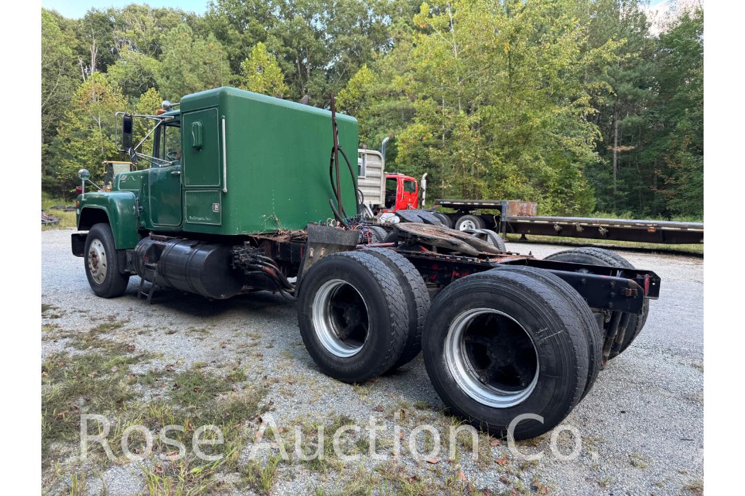 1989 Mack R688ST T/A Road Tractor Sleeper Cab (Rockville, VA) - Image 8 of 32