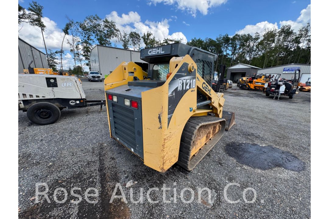 2016 Gehl RT-210 High Flow Skid Steer (Rockville, VA) - Image 2 of 28