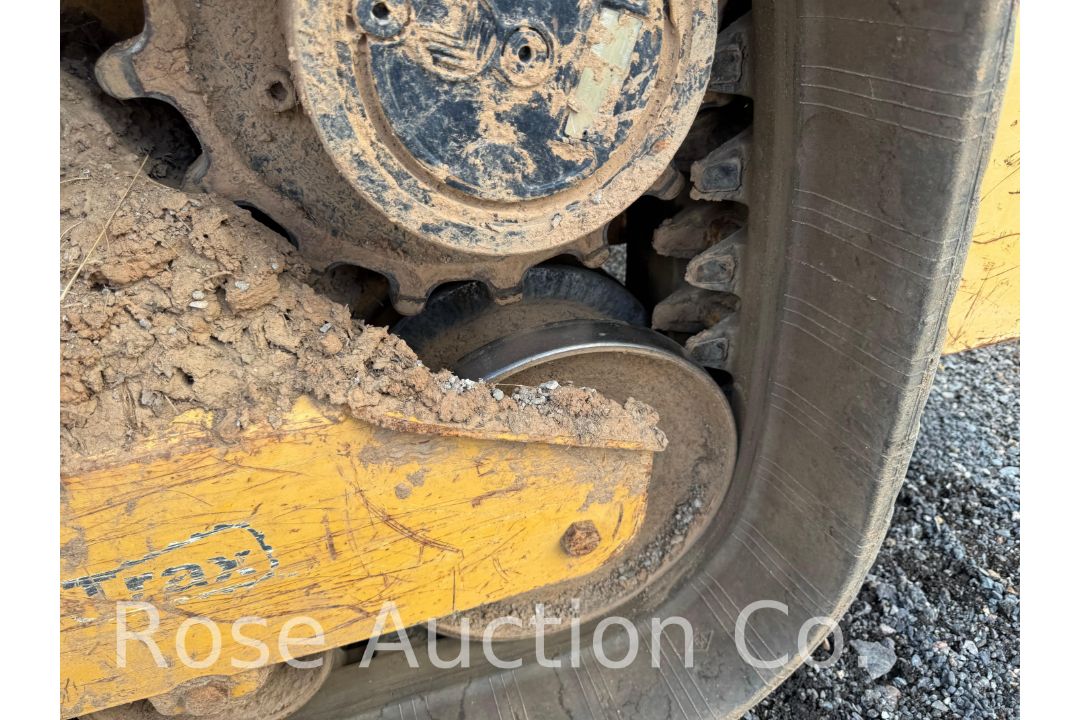 2016 Gehl RT-210 High Flow Skid Steer (Rockville, VA) - Image 15 of 28