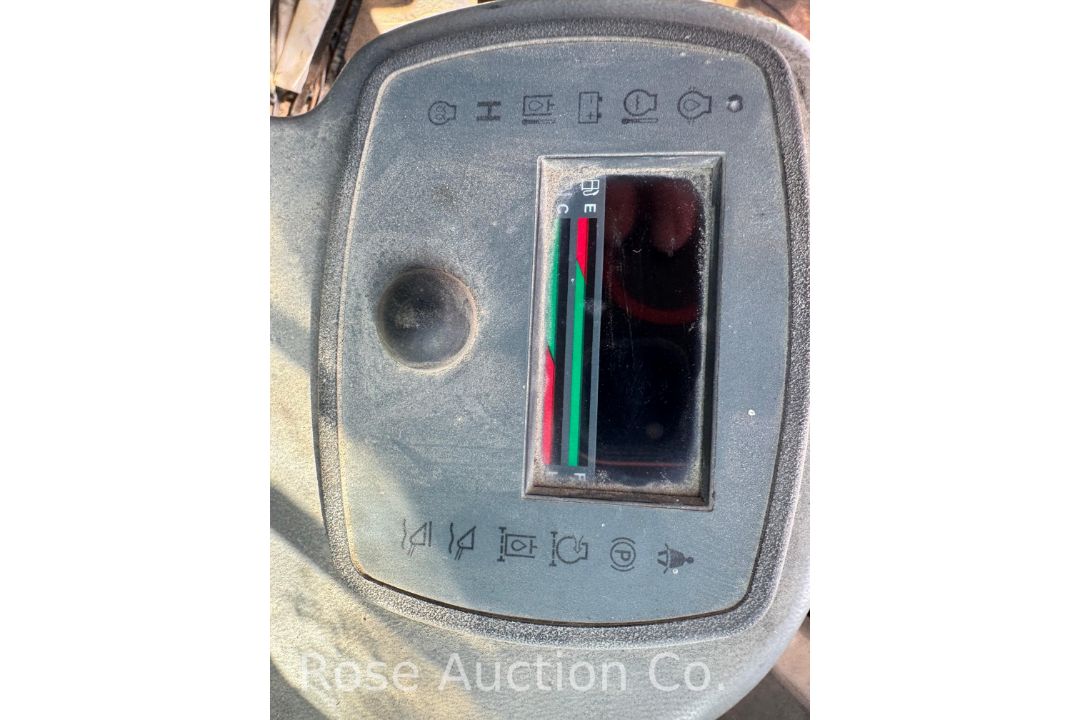 2016 Gehl RT-210 High Flow Skid Steer (Rockville, VA) - Image 27 of 28