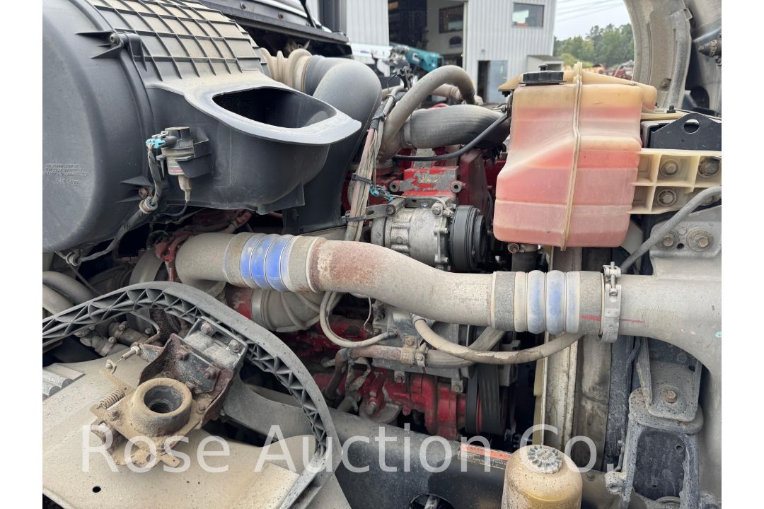 2011 Volvo VNL T/A Road Tractor ISX15 Cummins (Moyock, NC) - Image 36 of 40