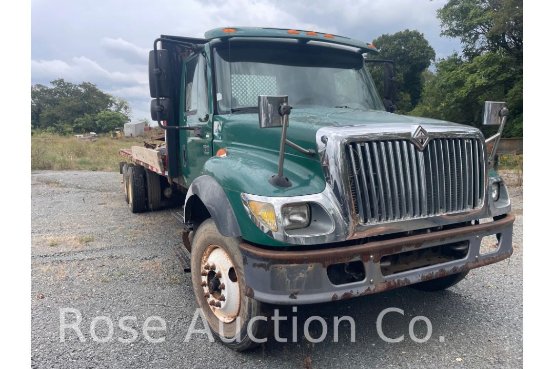 2005 international 7500 24.5 flatbed with Moffett kit - Image 3 of 14