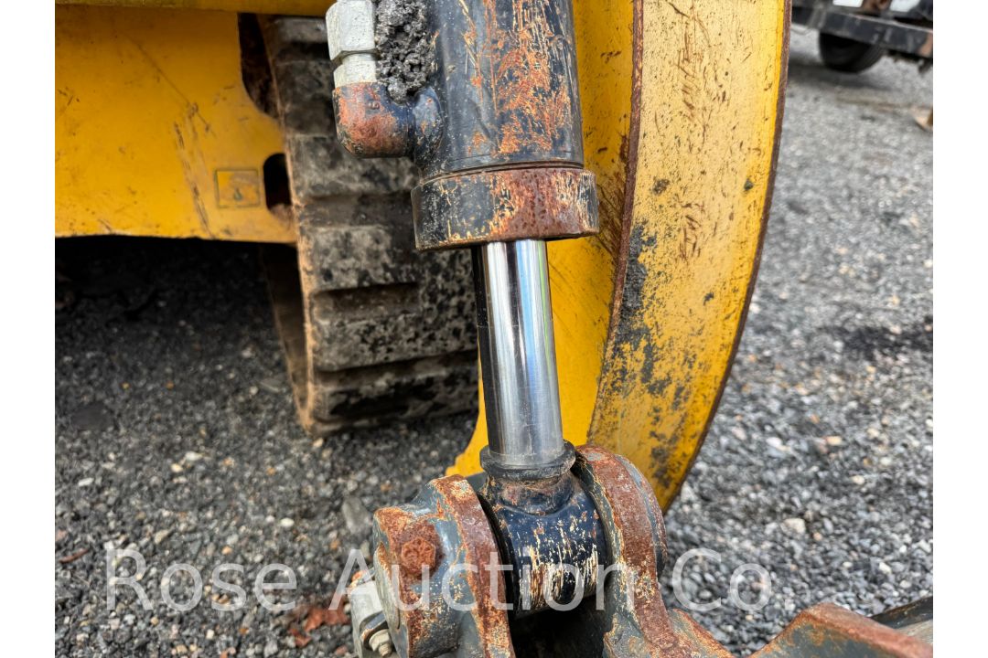 2016 Gehl RT-210 High Flow Skid Steer (Rockville, VA) - Image 11 of 28