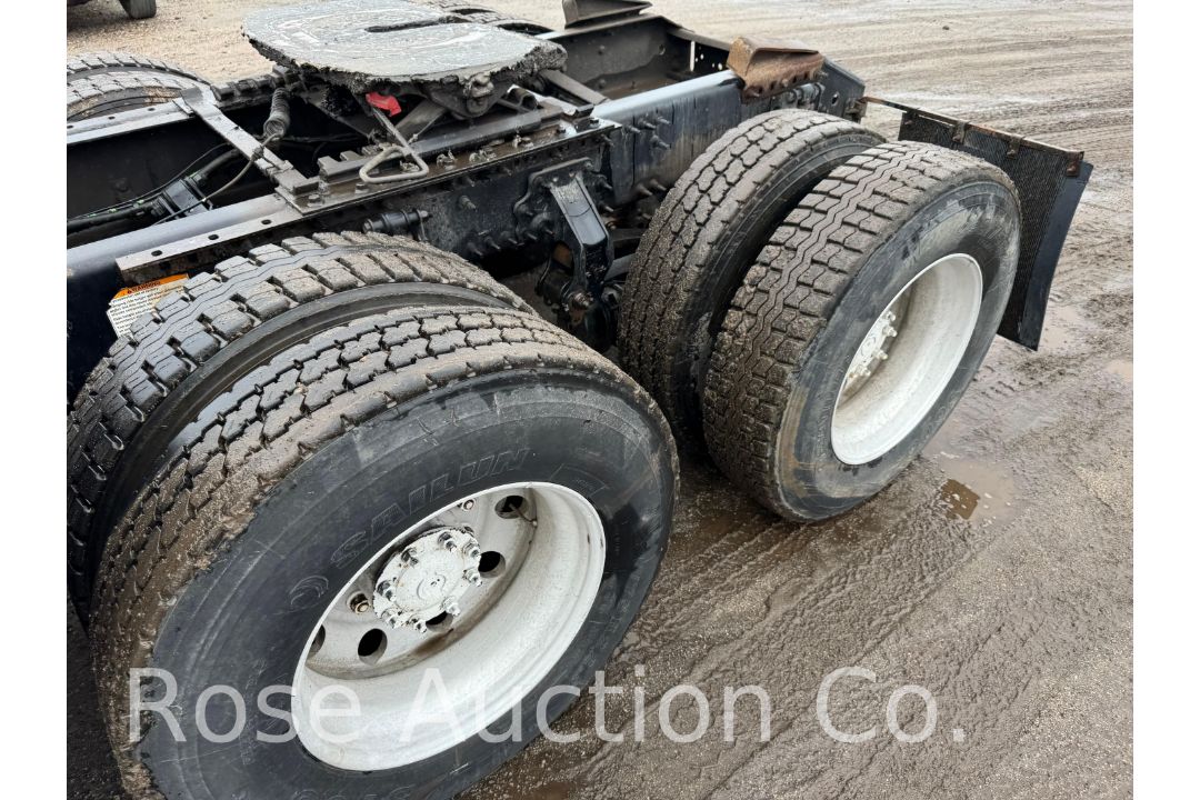 2011 Volvo VNL T/A Road Tractor ISX15 Cummins (Moyock, NC) - Image 9 of 40