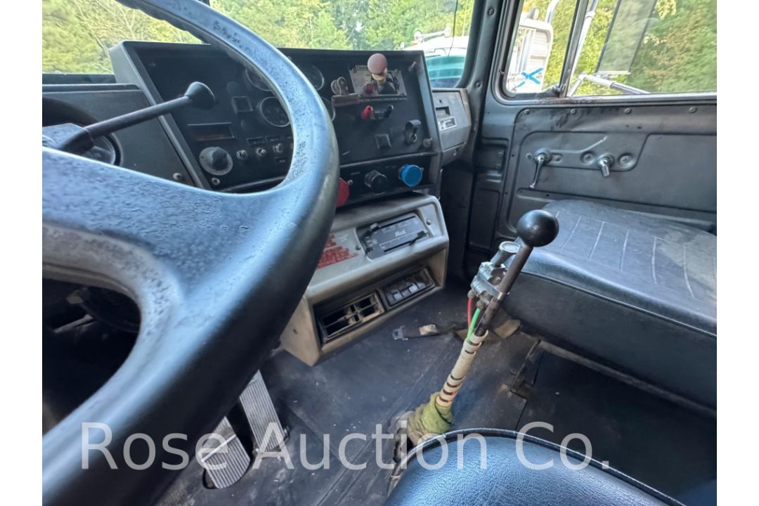 1989 Mack R688ST T/A Road Tractor Sleeper Cab (Rockville, VA) - Image 22 of 32