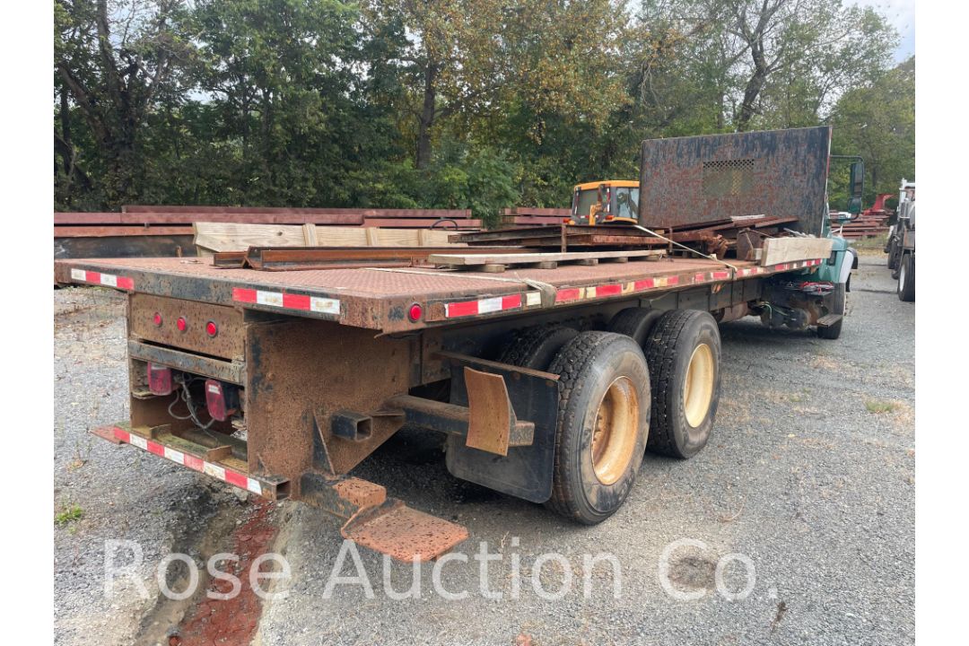 2005 international 7500 24.5 flatbed with Moffett kit - Image 9 of 14