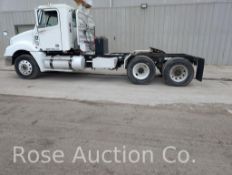 2009 Frightliner Columbia daycab T/A Road tractor (Moyock, NC)