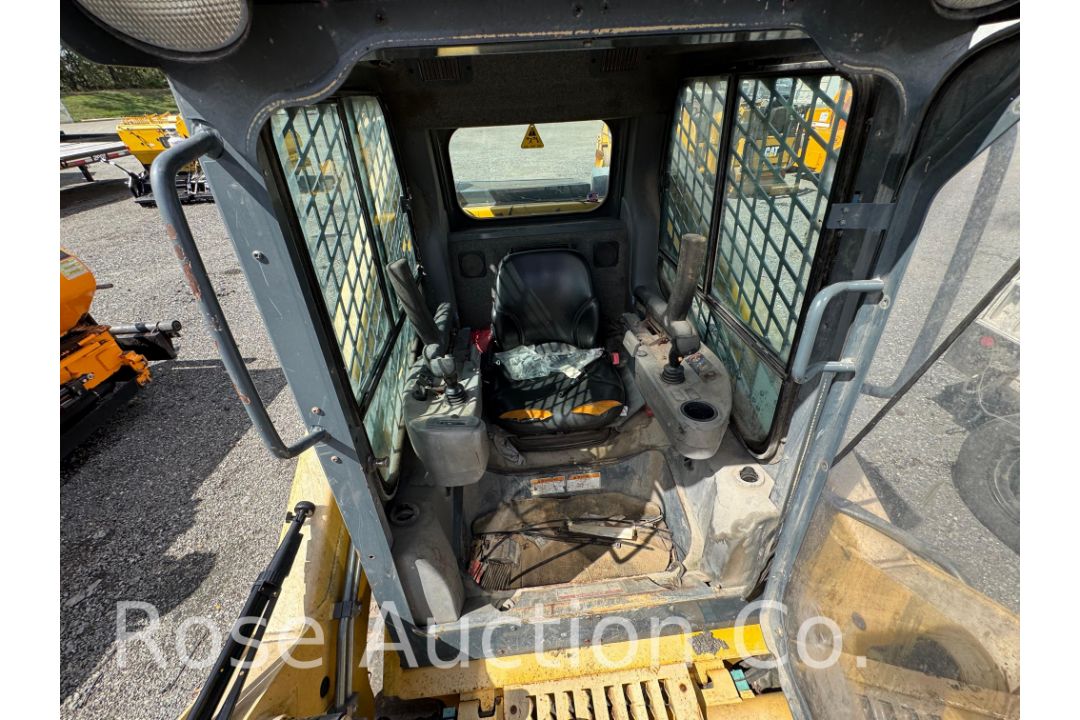 2016 Gehl RT-210 High Flow Skid Steer (Rockville, VA) - Image 24 of 28