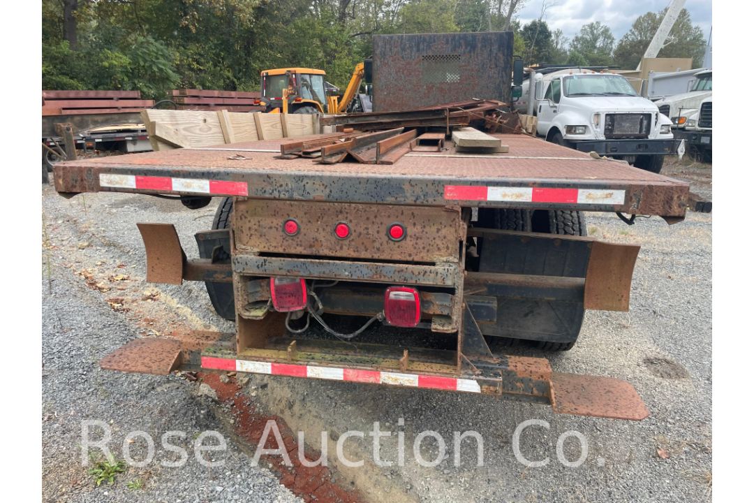2005 international 7500 24.5 flatbed with Moffett kit - Image 8 of 14