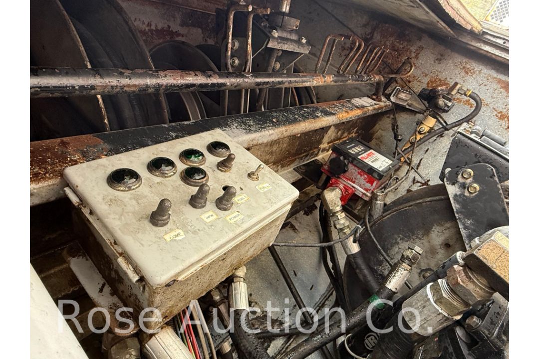 1999 Mack RD694S 1500 gal 6x4 Fuel and Lube Truck (Urbanna, VA) - Image 46 of 48