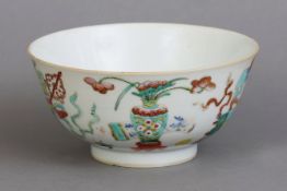 Chinesische Porzellanschale mit Fencai-Malerei