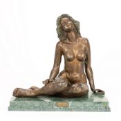 Sitzender Mädchenakt