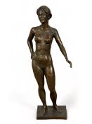 'Frau mit Perlenkette'