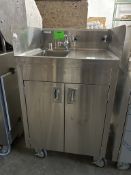 WIN-HOLT STAINLESS STEEL PORTABLE HANDWASHING SINK