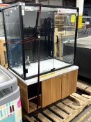 Dry glass merchandiser