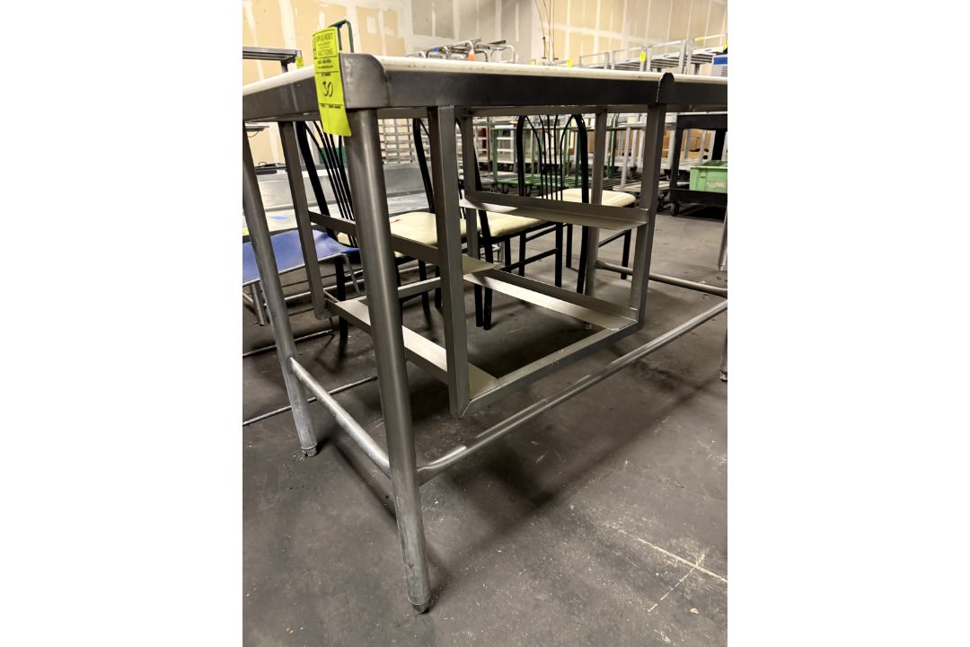 Poly Top table - Image 2 of 3