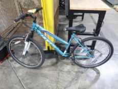 Huffy 18-speed bicycle w/ front shocks