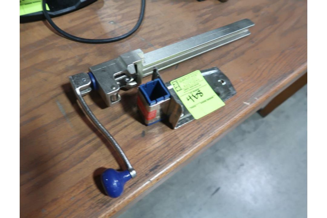 can opener, table mount, w/ base - Image 1 of 2