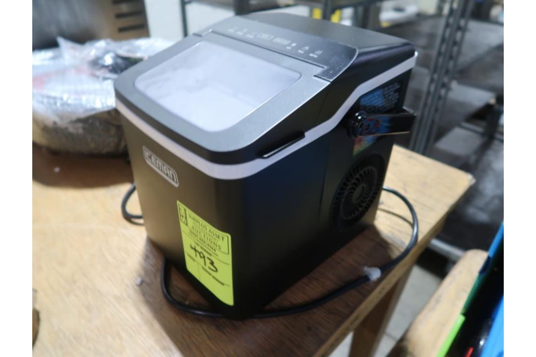 Chefman Iceman personal ice maker - Image 4 of 4