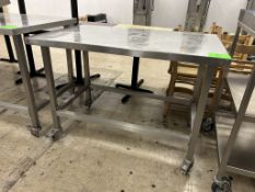 48IN X 30IN X 34IN STAINLESS STEEL TABLE ON CASTERS