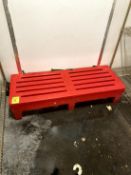 RED DUNNAGE RACK