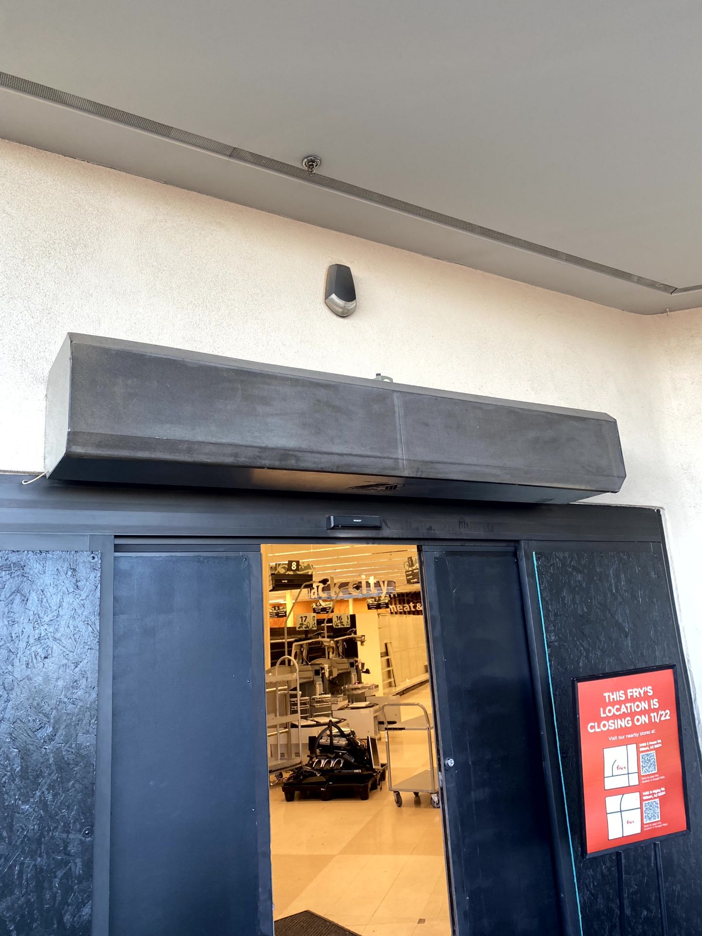 POWERED AIRE AIR CURTAIN